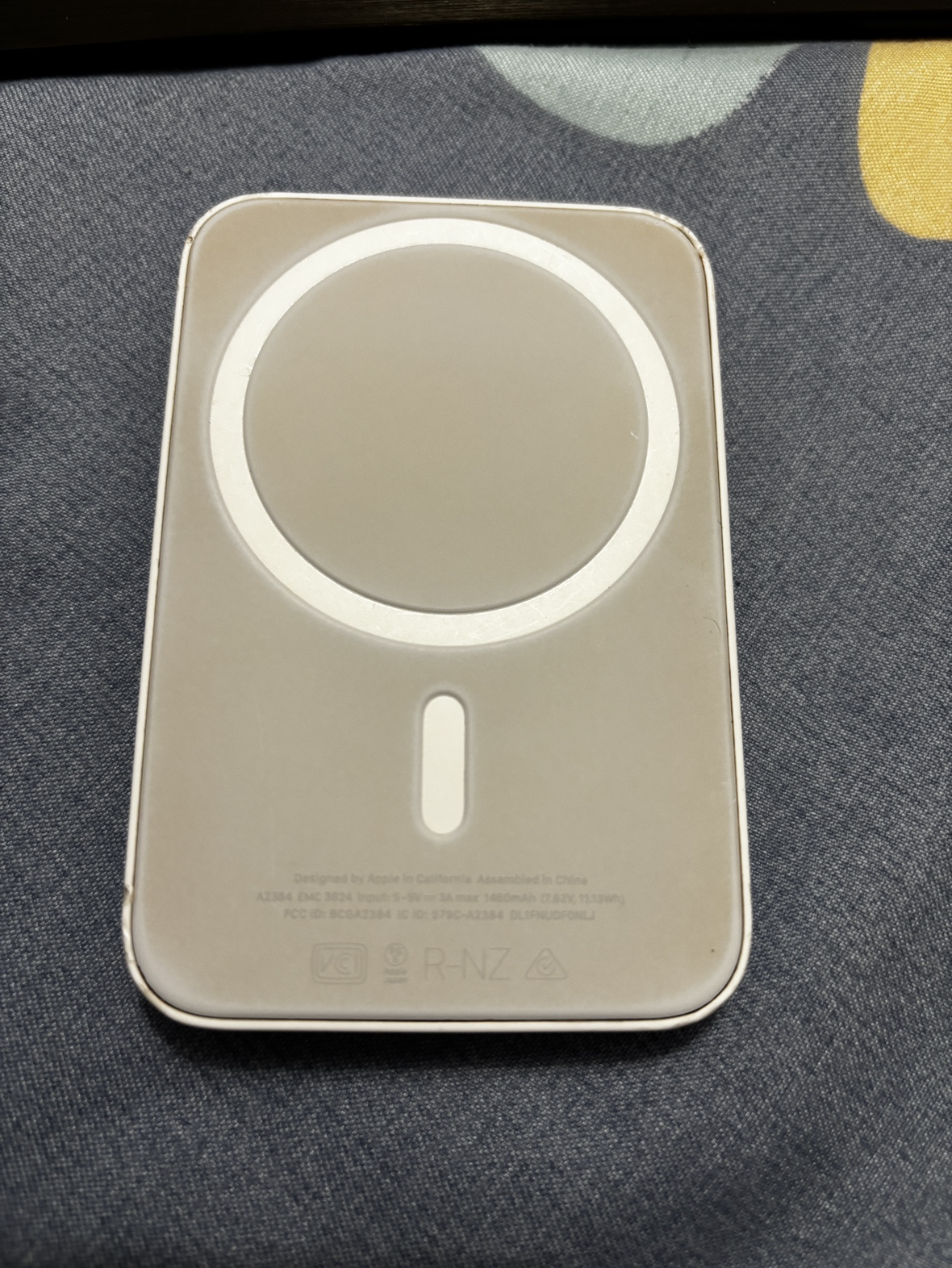 Apple MagSafe wireless charger image indicator(2)