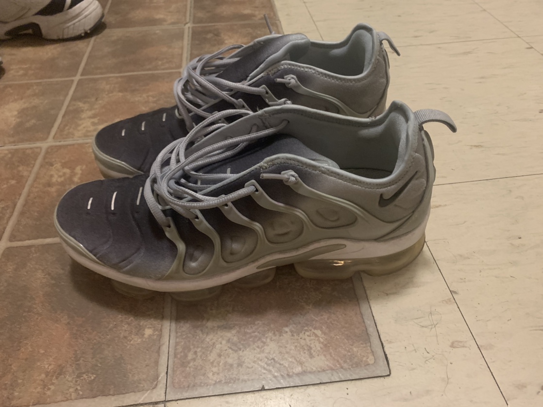 Nike Vapormax Plus image indicator(2)