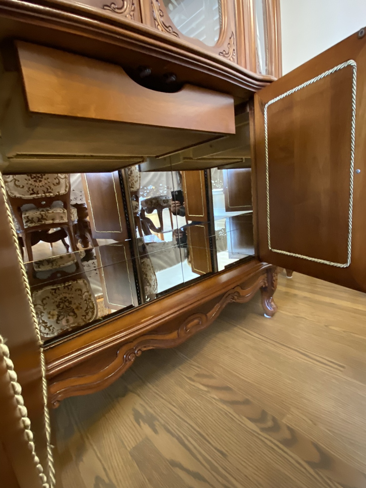 Vintage Solid Wood Dining Room Set image indicator(4)