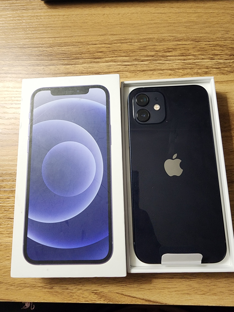 Apple iPhone 12 64GB- Fully Unlocked, Mint Condition - photo 5