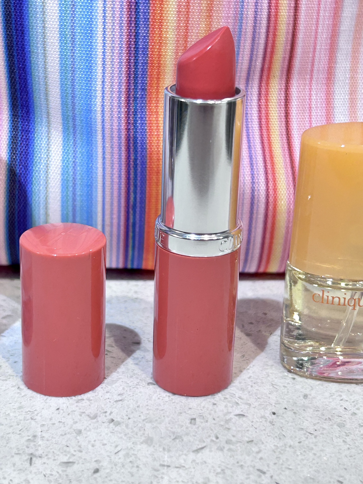 🍓NEW Clinique Set! 7 pcs Lipsticks Perfume Skincare + FREE Gift image indicator(4)