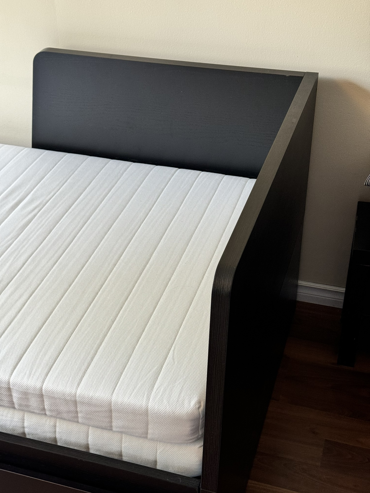 IKEA Daybed with 2 drawers & 2 twin mattresses (Moving out deal) - photo 3
