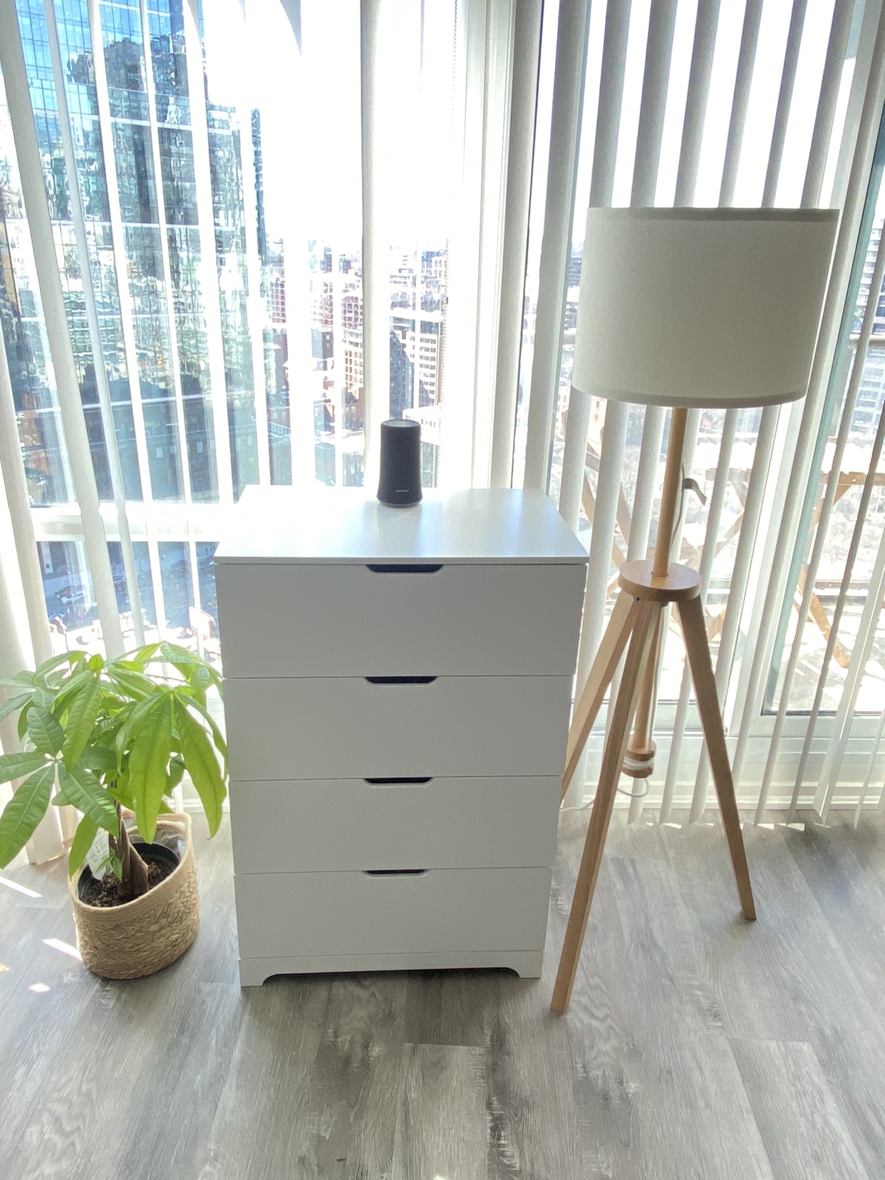 BRAND NEW white 4 drawer dresser (delivery available) image indicator(9)