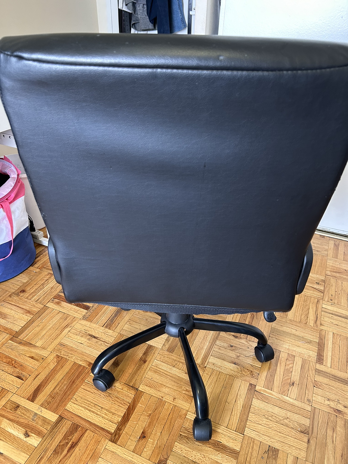 Black Office Chair - photo 2