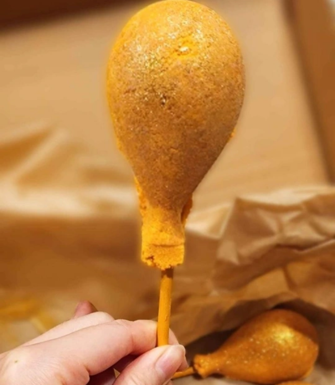 LUSH Reusable Balloon Bubble Bars | Gold | New image indicator(3)