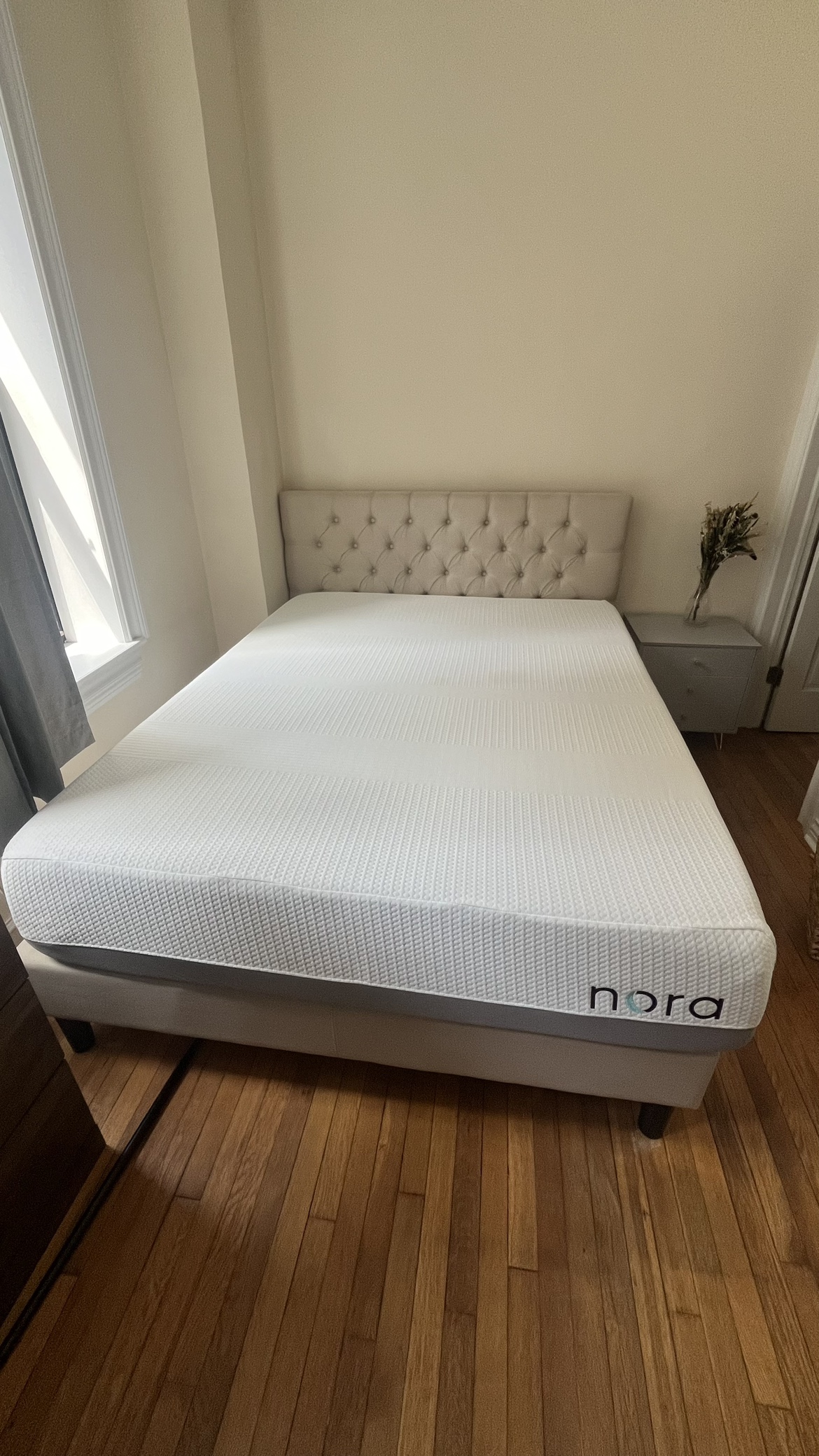 Queen bed frame - photo 2