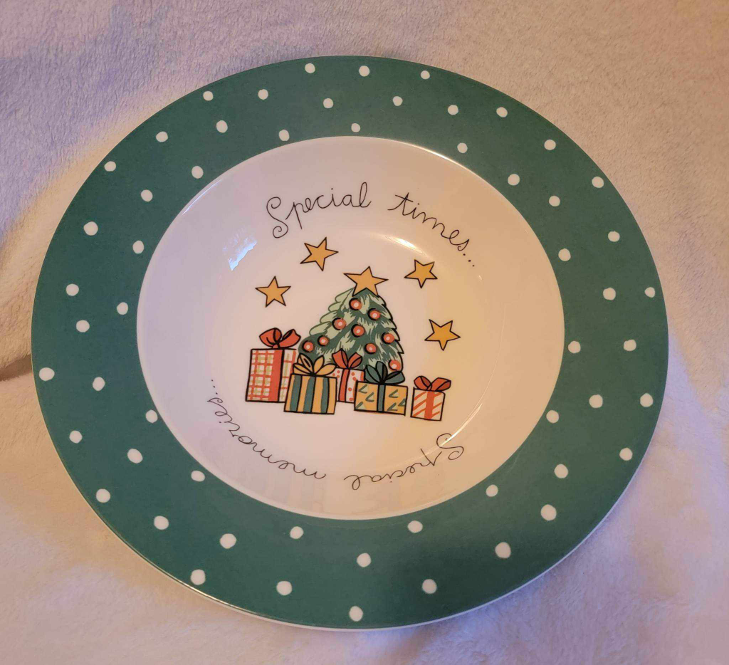 Green and White Mikasa Graphic Christmas Bowl thumbnail