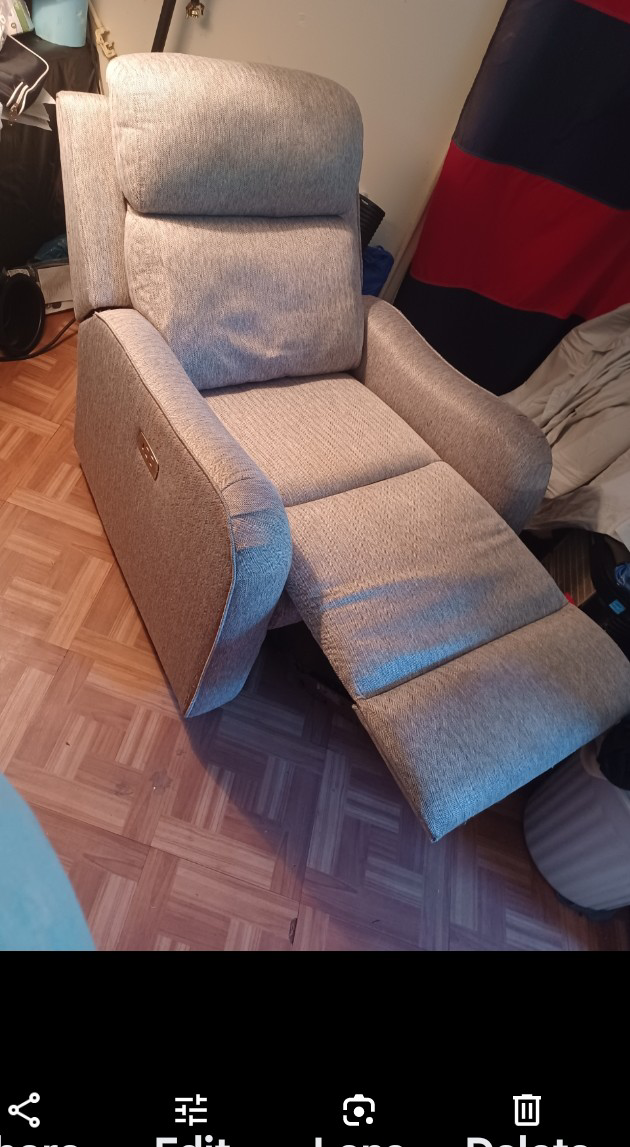 Waverly Power Recliner W/Power Headrest - photo 4