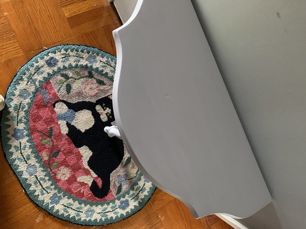 🌸🦋Vintage Half Moon Sidetable 🦋🌼 - photo 3