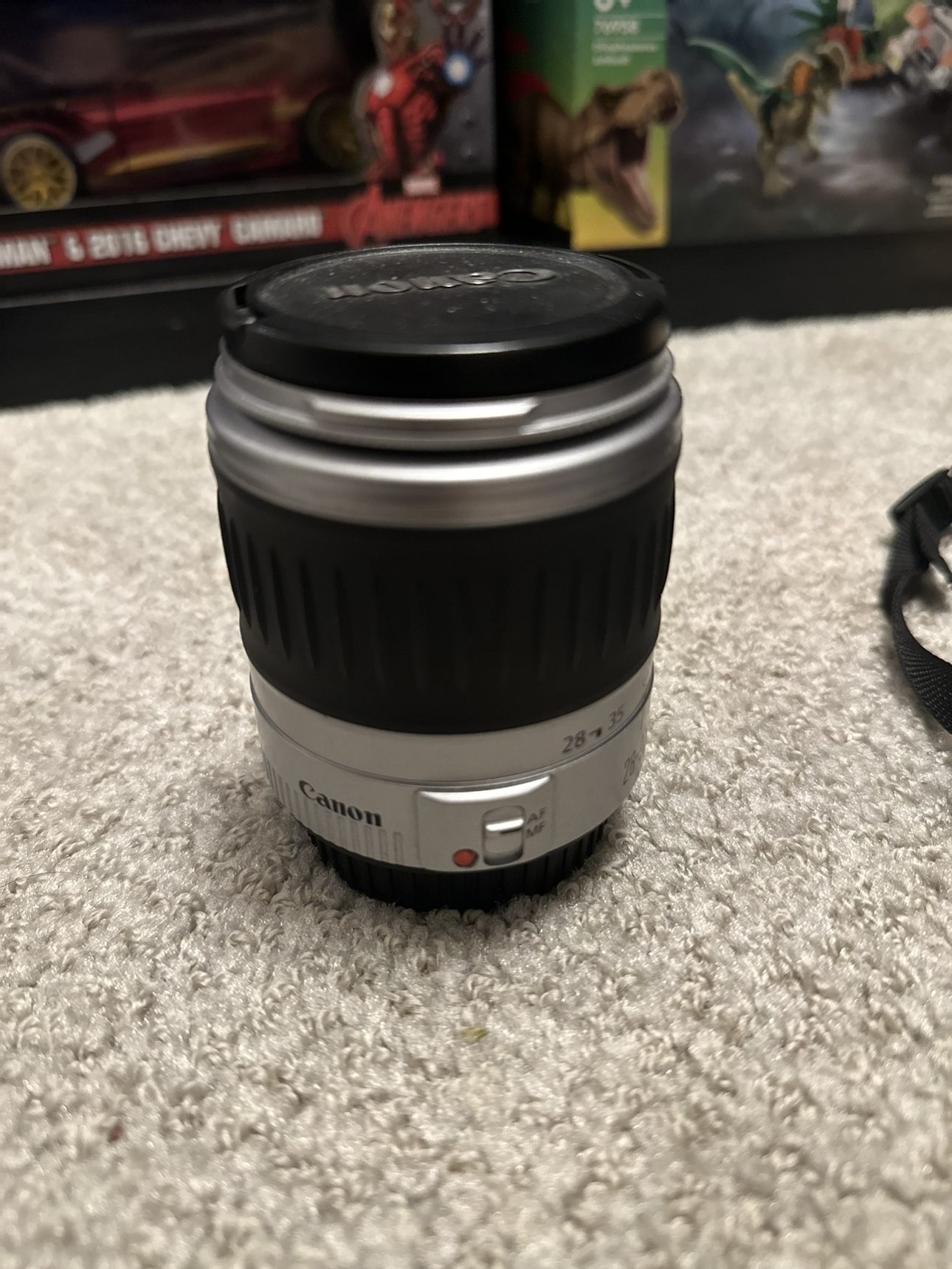 Canon EF 28-90mm f/4.5-5.6 II Zoom Lens thumbnail