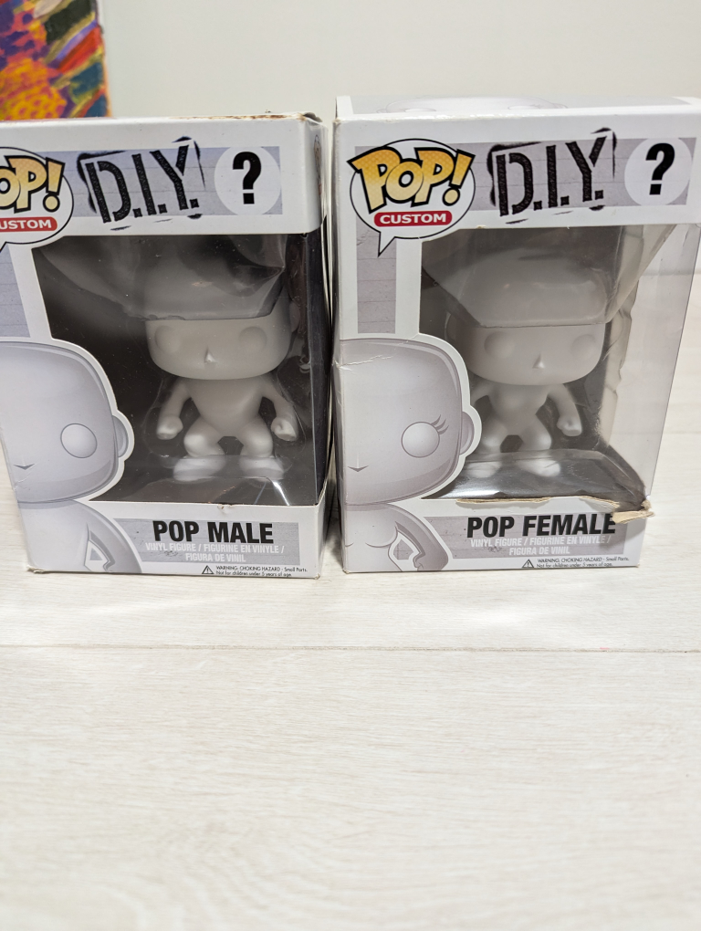 Funko Pop Vinyl DIY Male and Female thumbnail