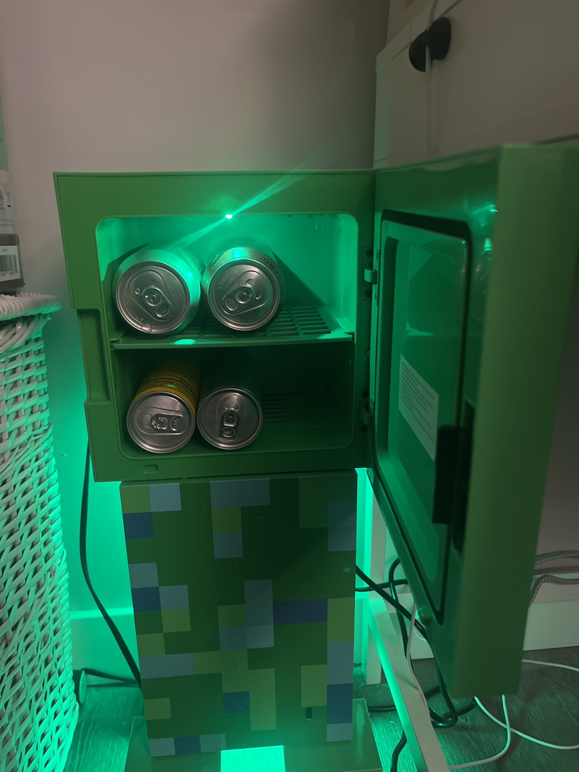 Minecraft Creeper Mini Fridge - photo 2