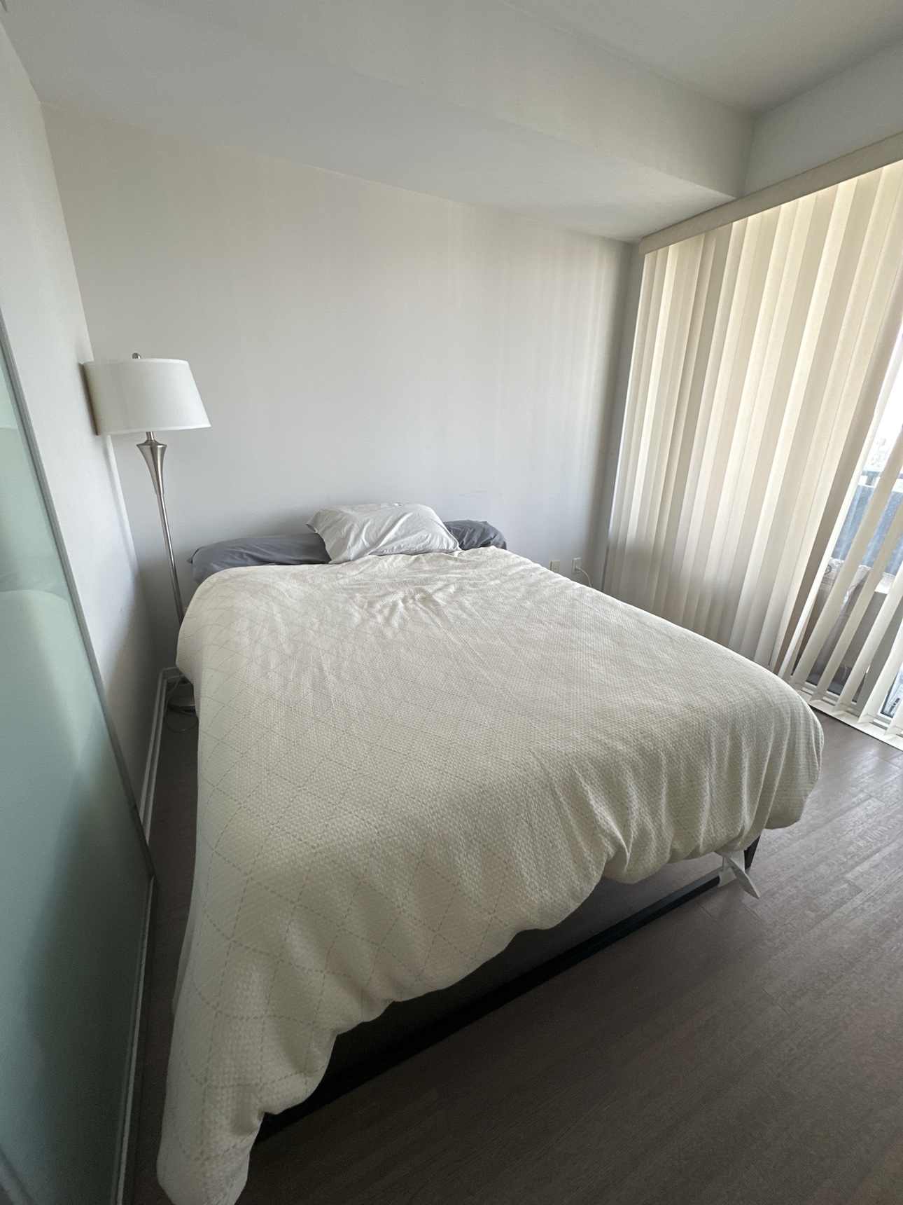 Queen size mattress with frame - photo 2