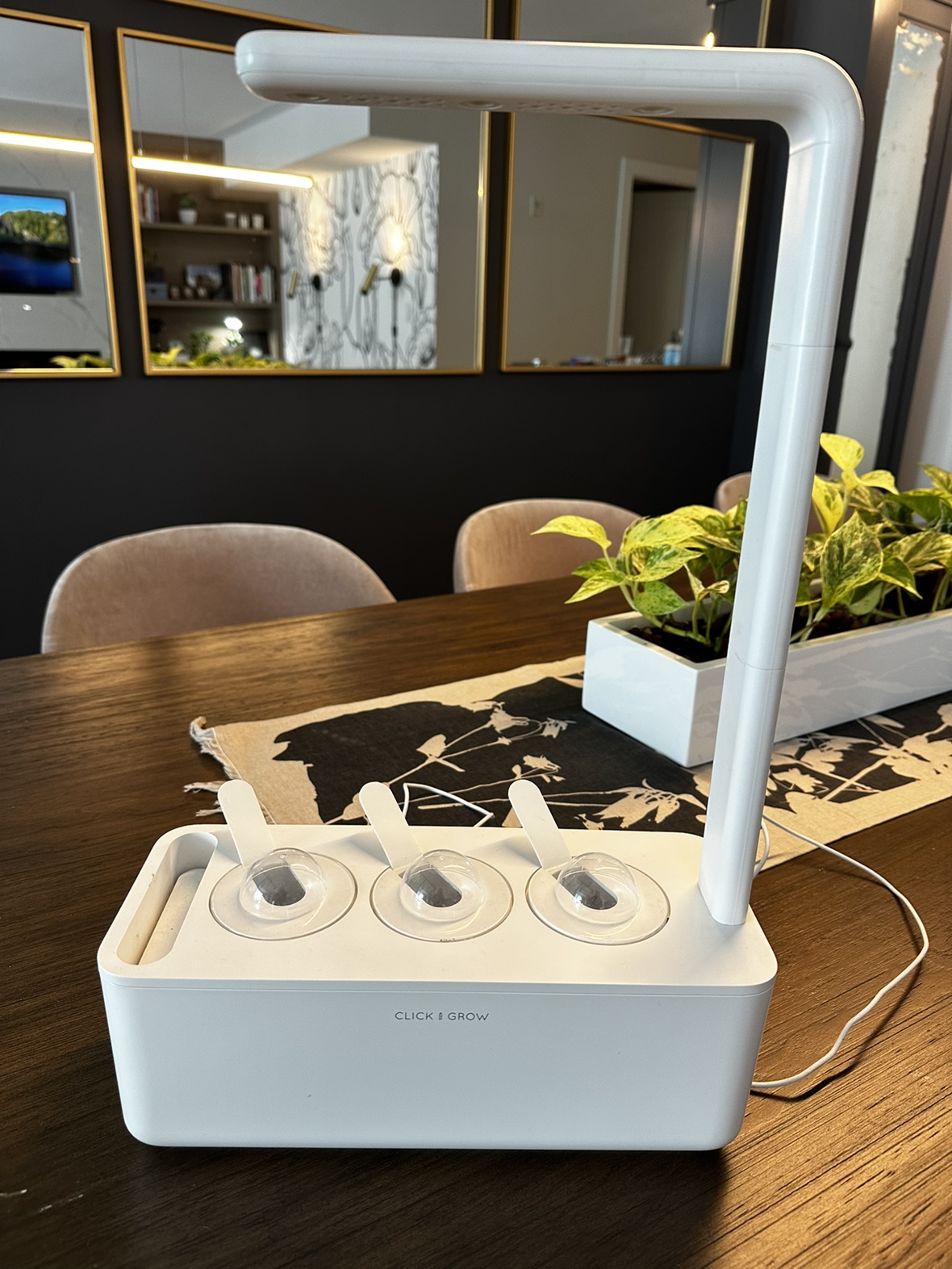 Click and Grow Indoor Garden image indicator(2)