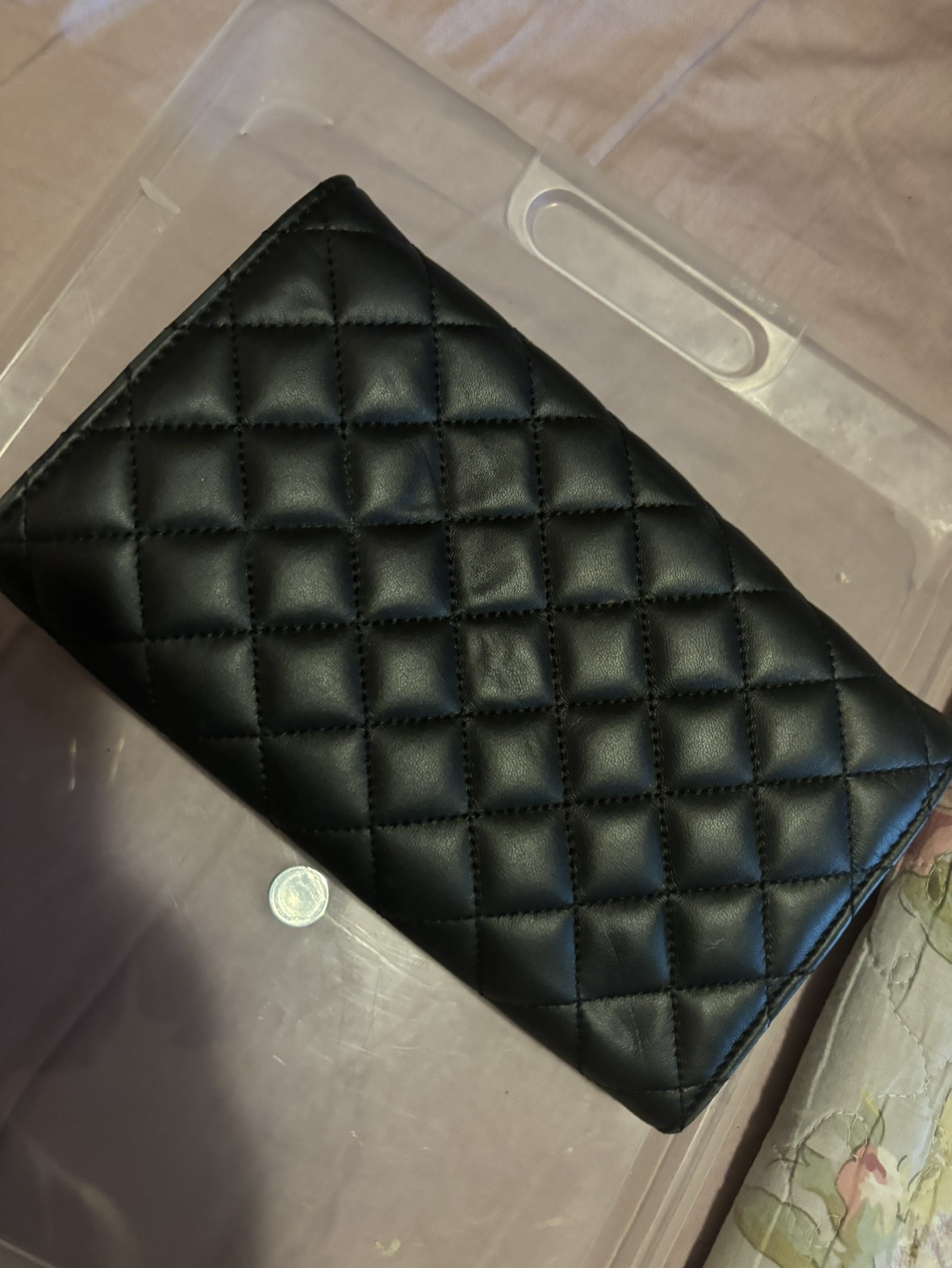 Versace quilted chain bag image indicator(4)