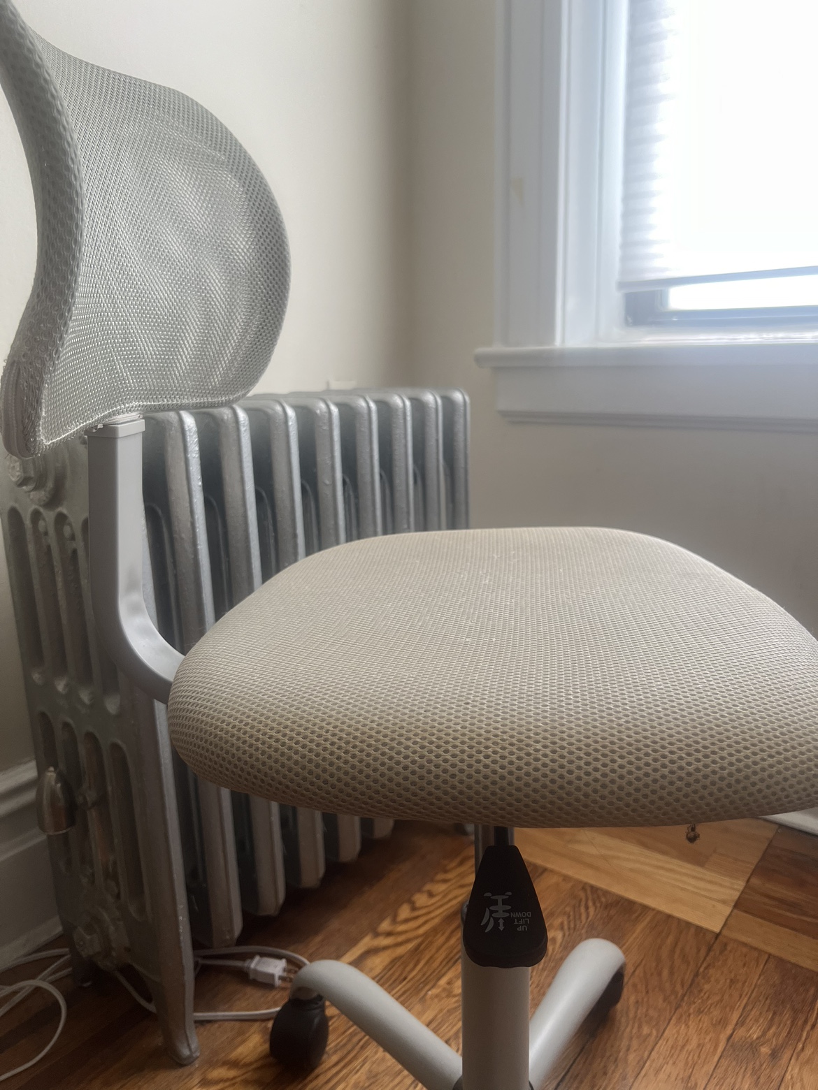 Gray Mesh Office Chair - photo 2