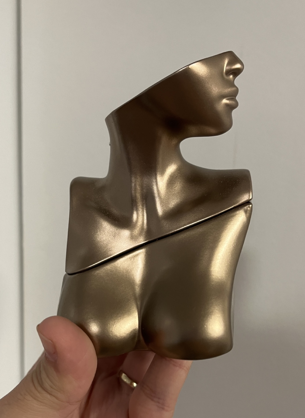 Billie Eilish Eilish Perfume thumbnail