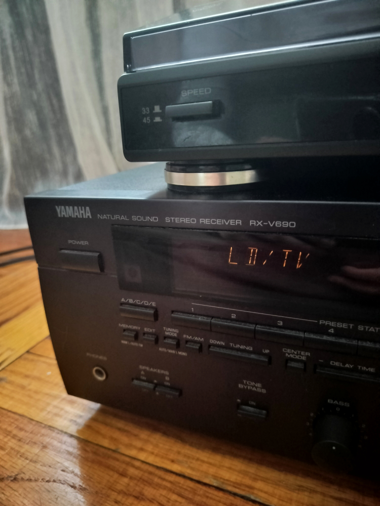 Amazing Yamaha Receiver, RadioShack Record Player & JBL Speakers - photo 2