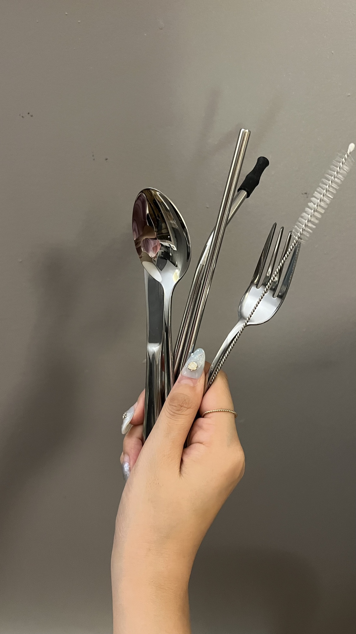 Cutlery and reusable straws set thumbnail