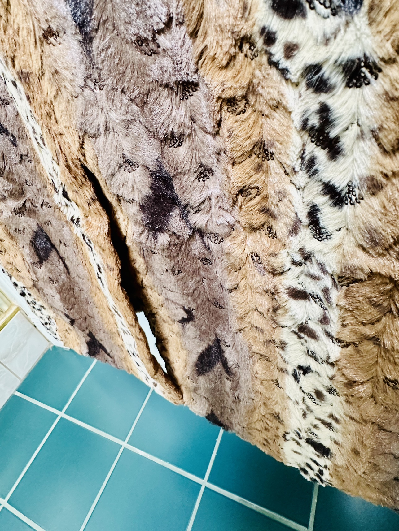 Fuzzy woman’s long Winter Faux Fur Coat image indicator(4)