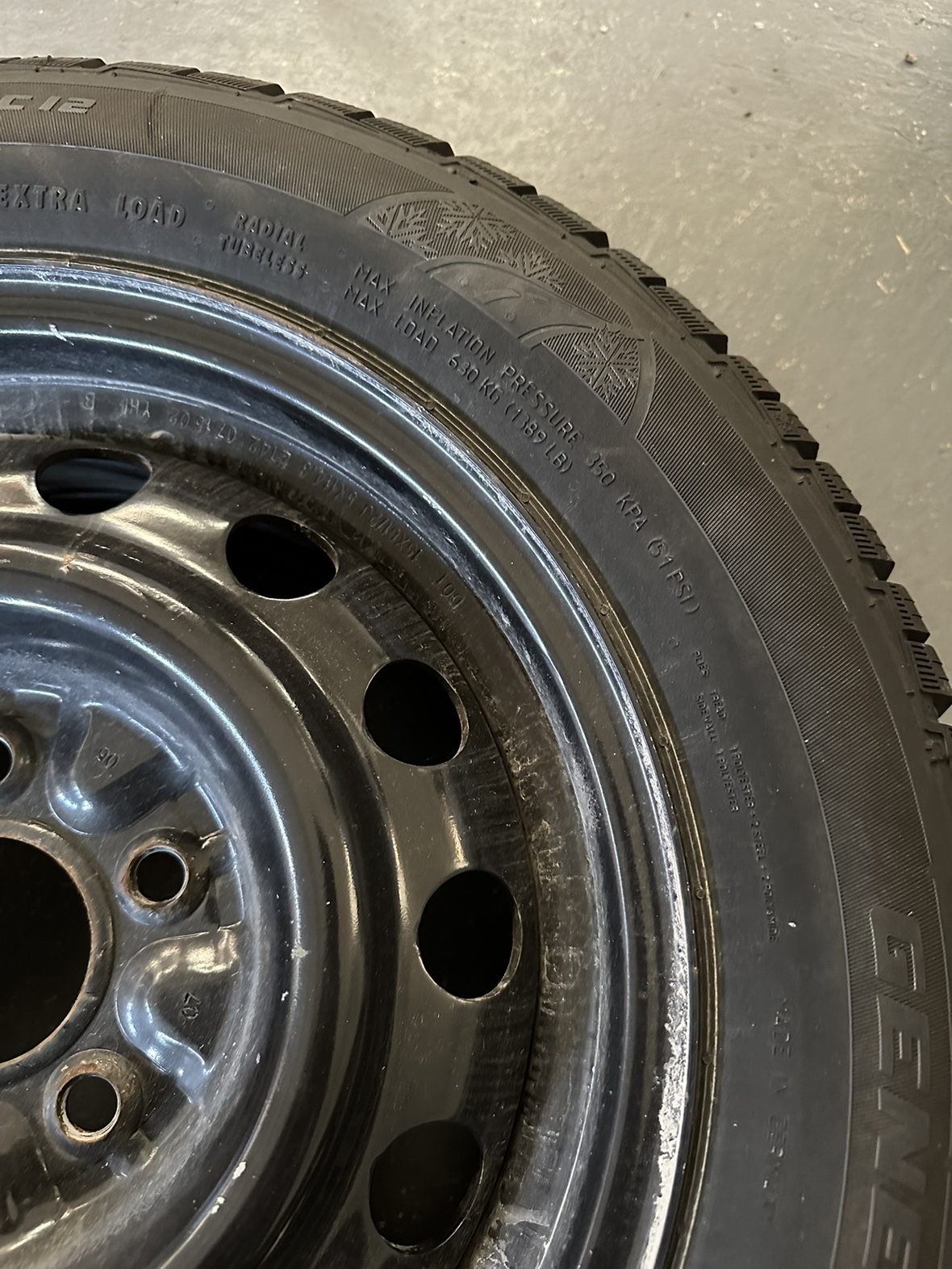 Hyundai Venue Winter Tires Set - Altimax Arctic 12 - 185/65 R 15 image indicator(4)