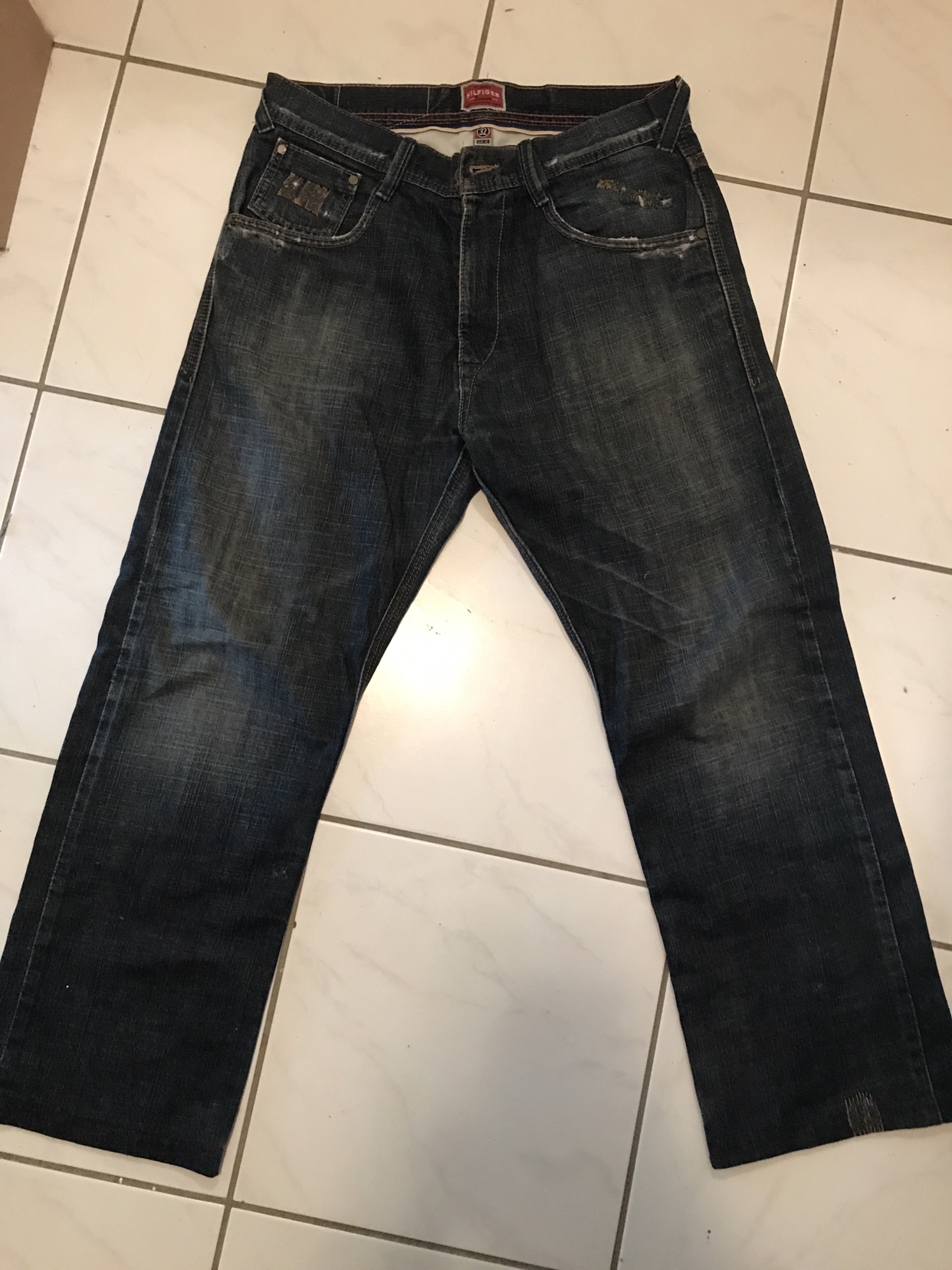 Tommy Hilfiger Man's jeans size 32 image indicator(3)