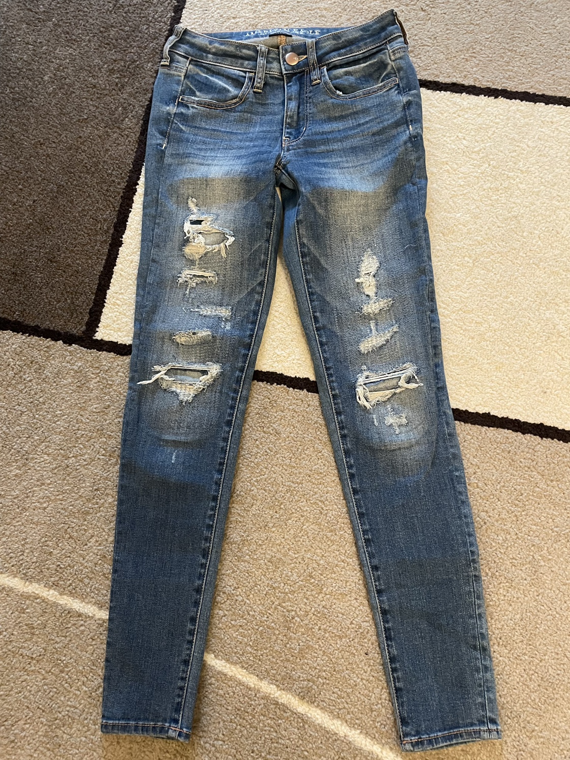 American Eagle Distressed Jegging size 2