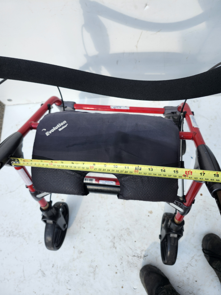 Aluminum Height Adjustable WALKER WITH SEAT 8 "WHEELS: image indicator(7)