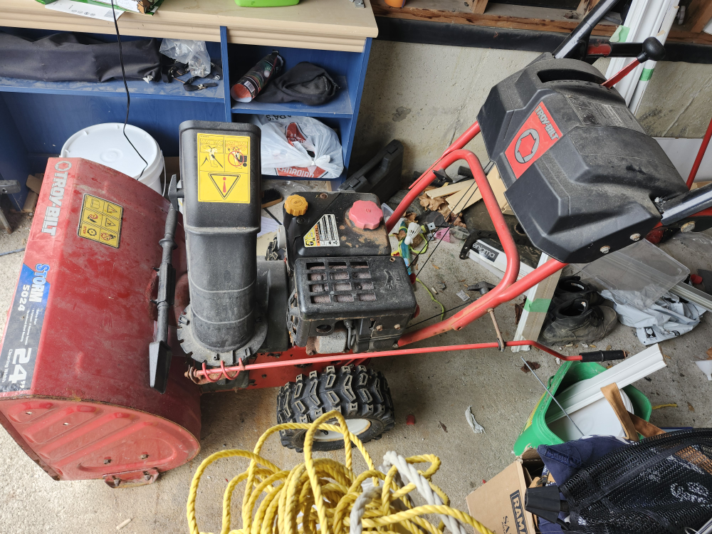 snow blower for parts or as scrap - photo 3