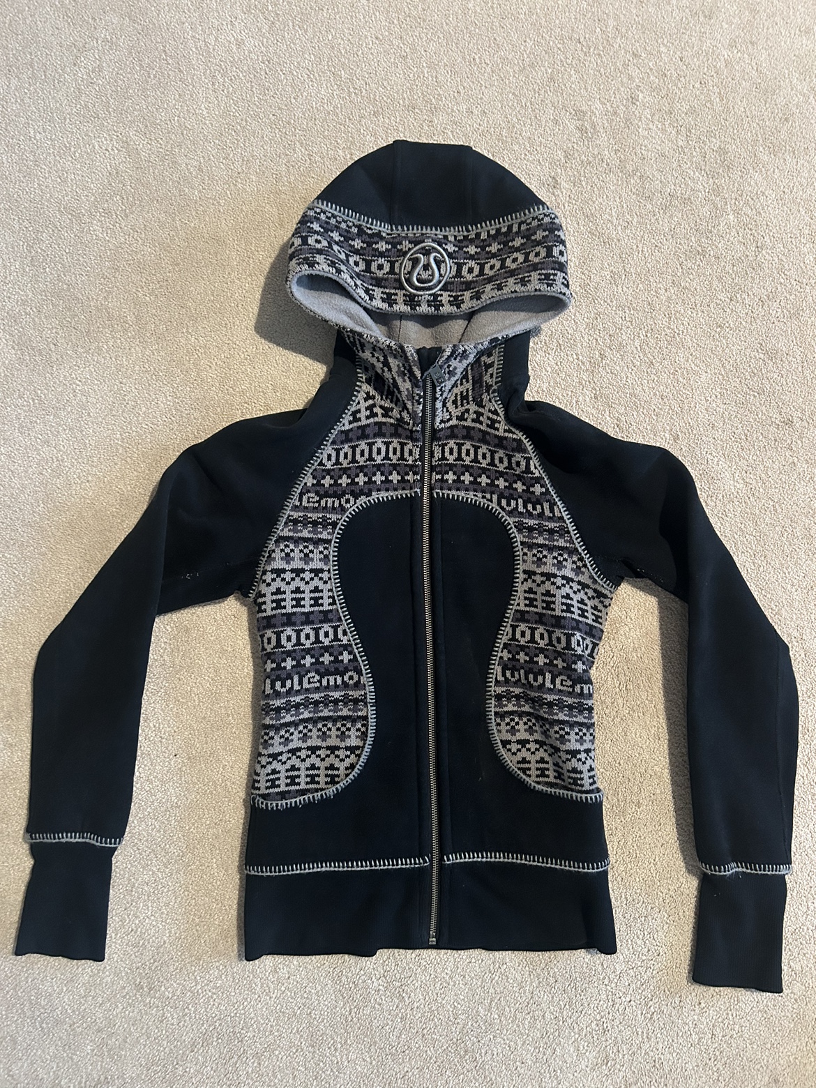 Lululemon lot - Size 2 - photo 2