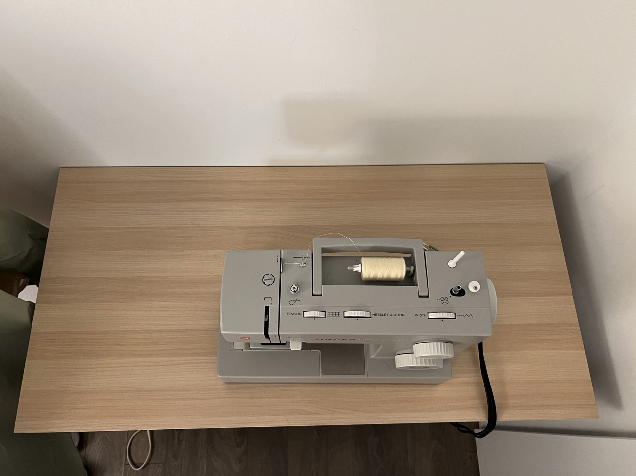 Wood desk in like new condition - photo 2