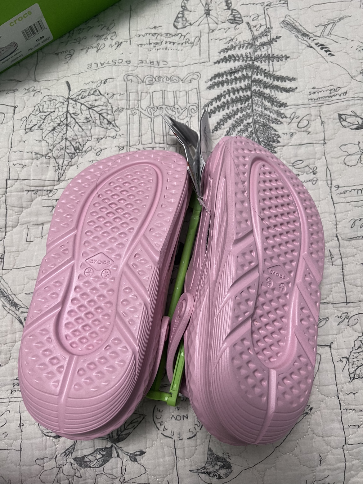 Brand new Pink Crocs image indicator(3)