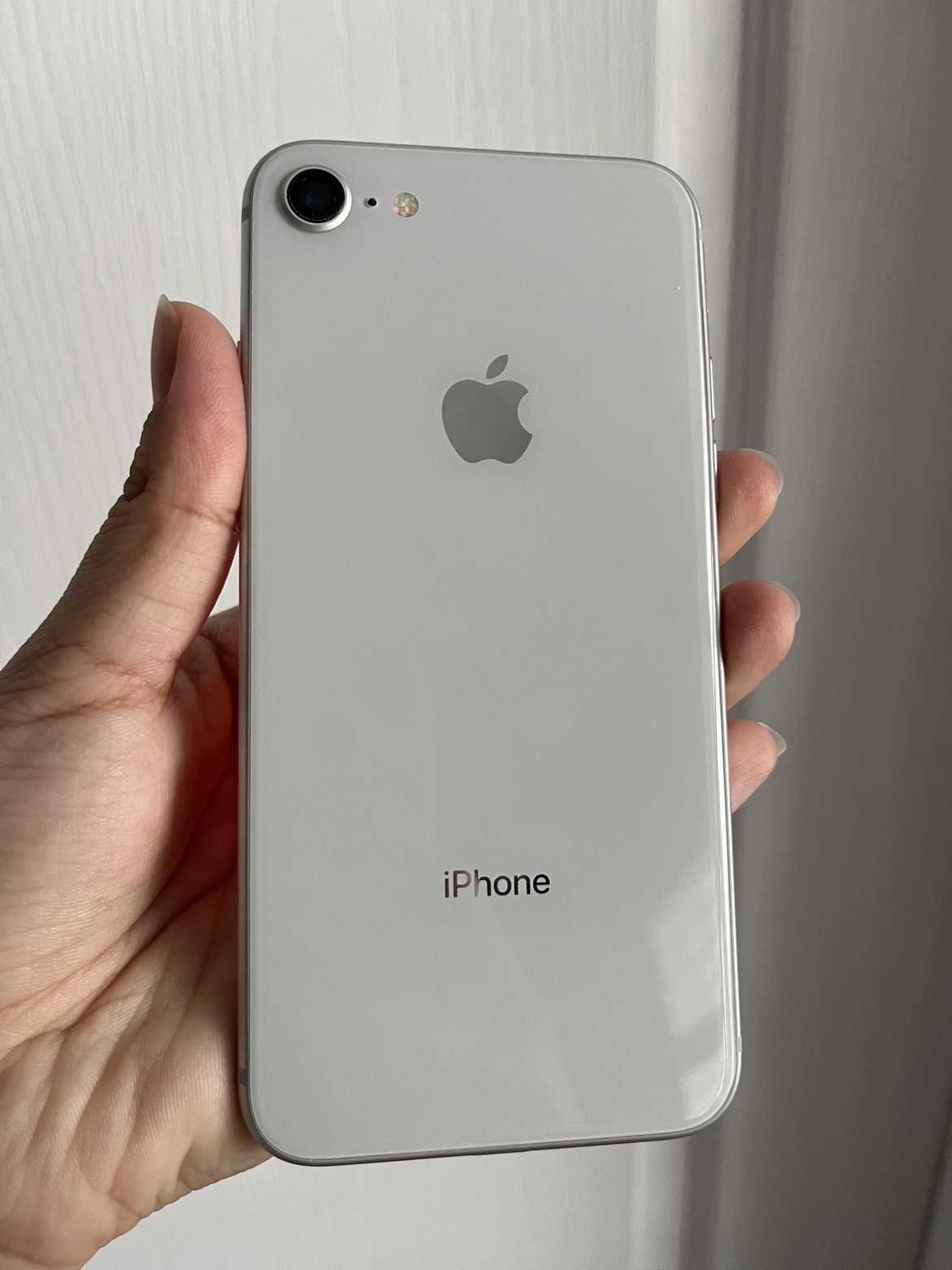 iPhone 8 64GB Unlocked - photo 2