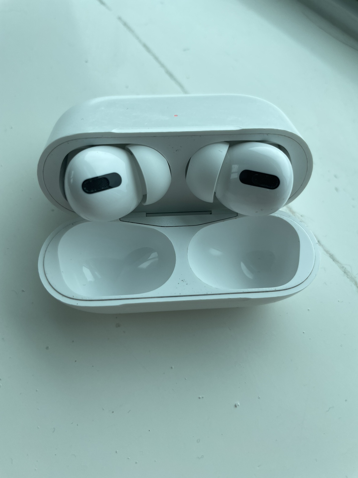AirPods Pro (1st Gen) - Great Condition image indicator(3)