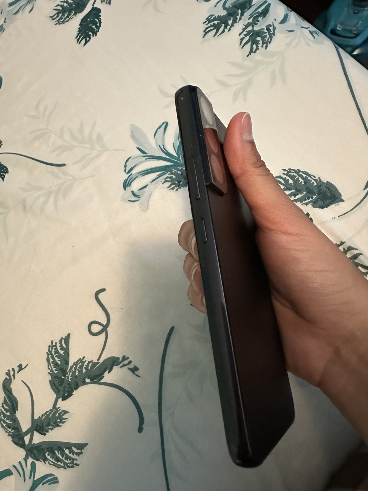 Samsung Galaxy S22 - photo 3