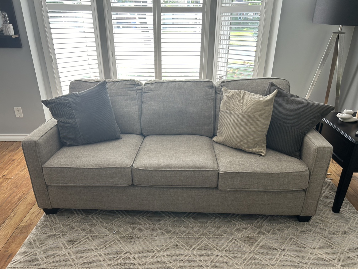 Couch - photo 4