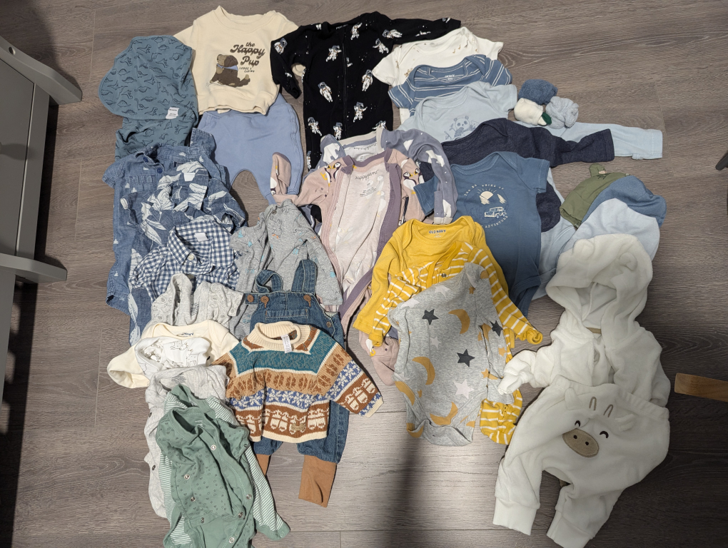 Baby clothes barely worn