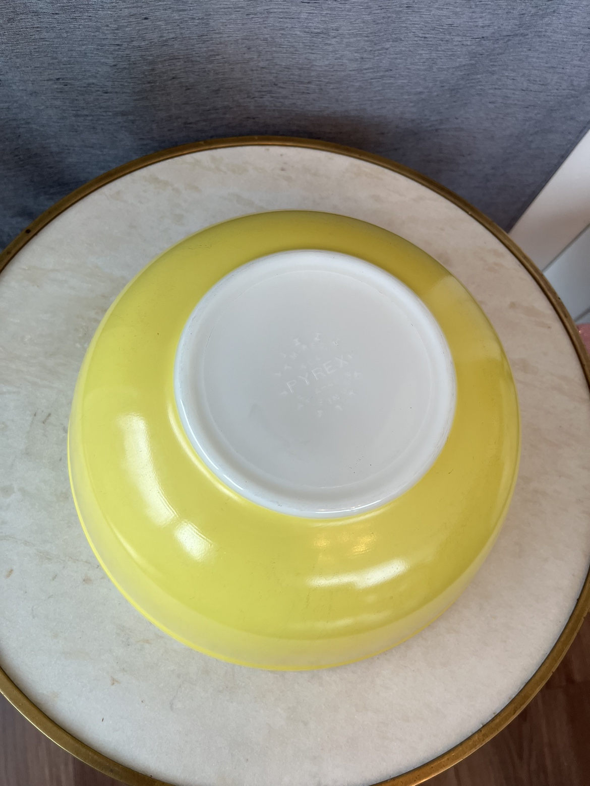 Vintage Pyrex Yellow Primary color - photo 3