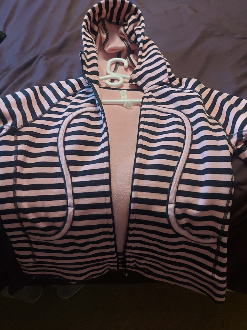 Lululemon Hoodie image indicator(2)