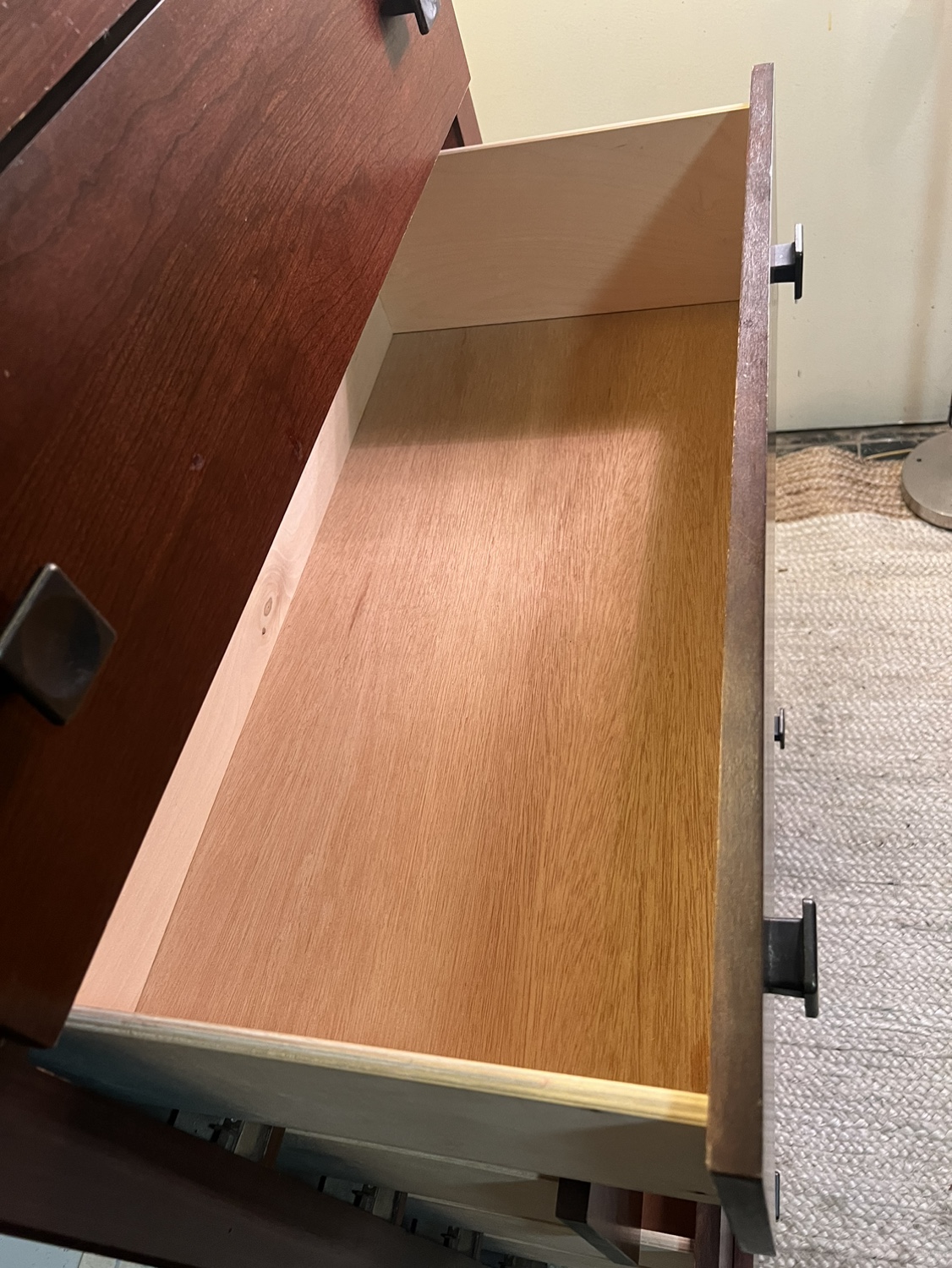 Bassett Wooden 5 Drawers Dresser - Delivery Extra - photo 5