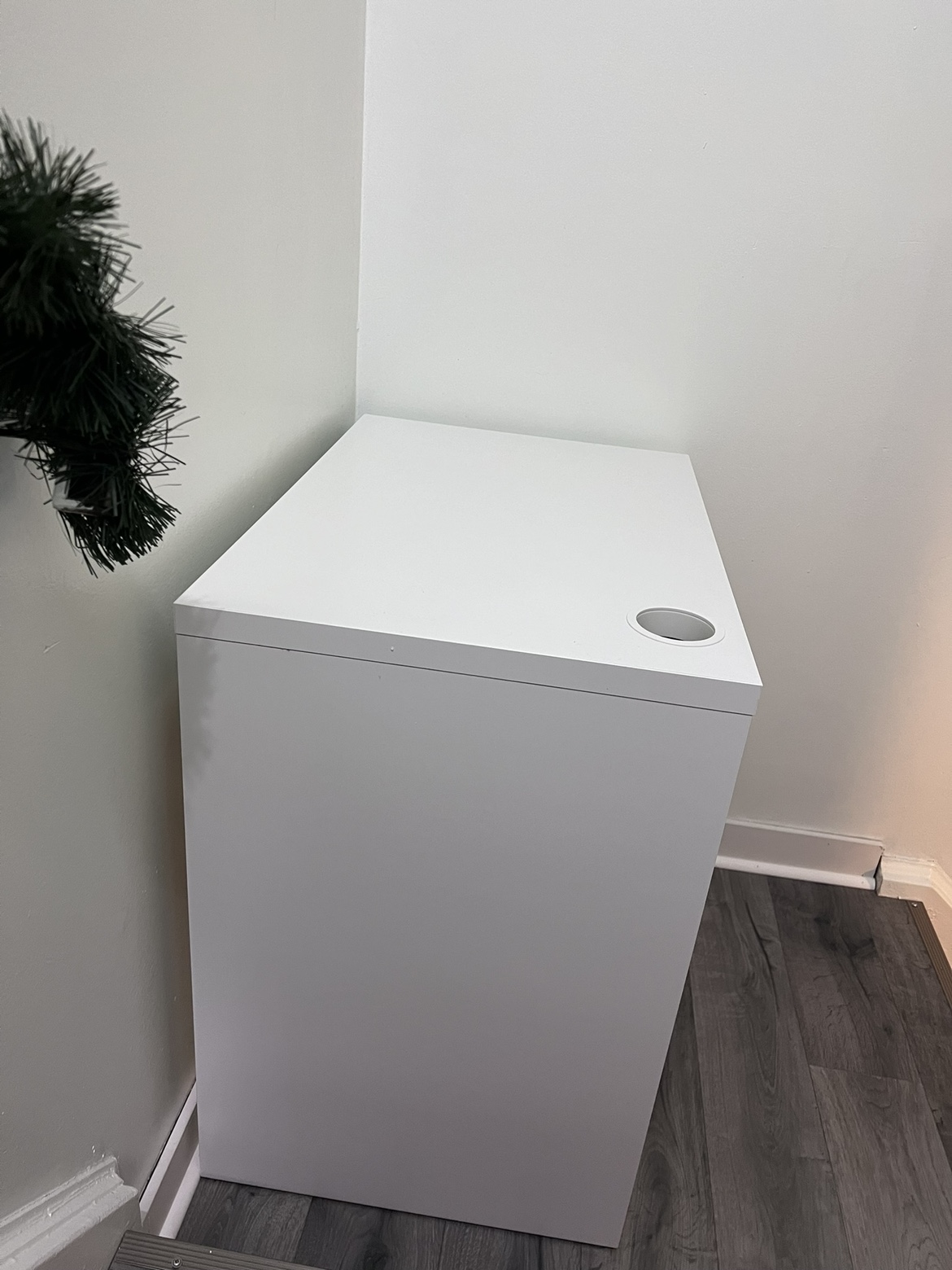 IKEA Computer Table - photo 2