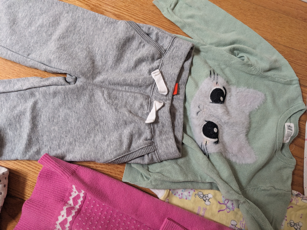 Bundle of clothes for a 3-4 year old girl - 10 items image indicator(4)