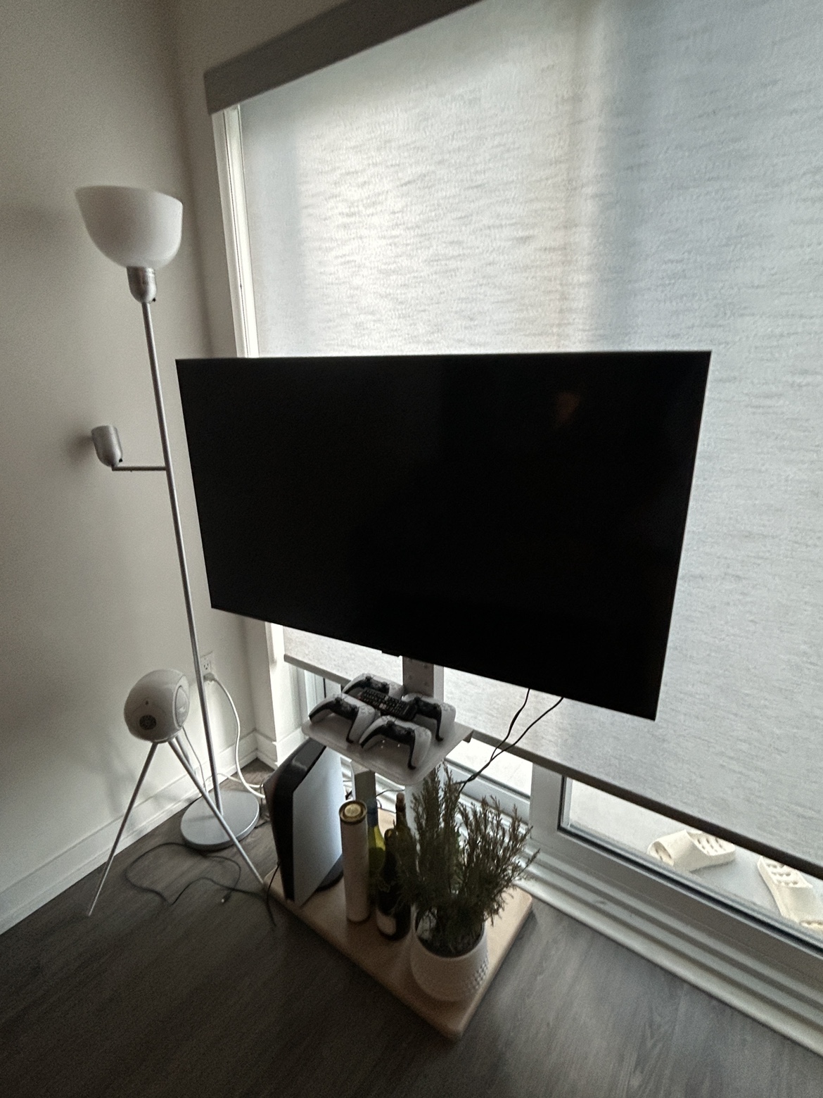 SAMSUNG 50 inch 4K UHD LED SMART TV with stand