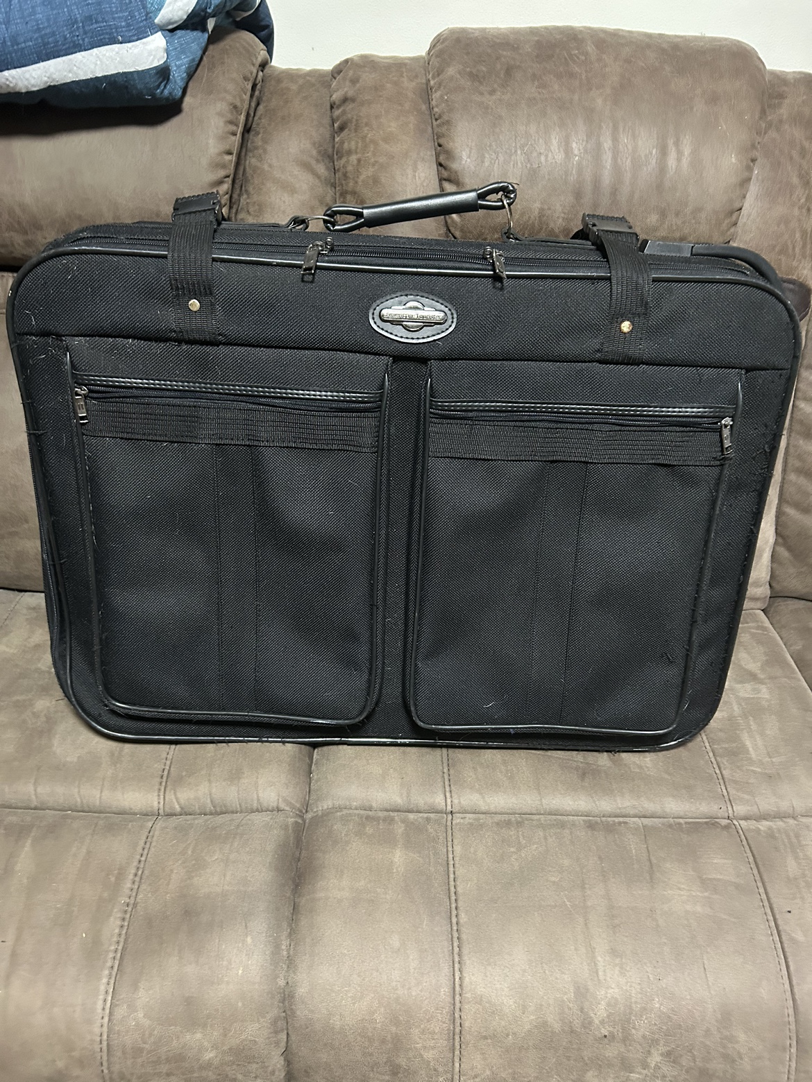One pair of luggage
