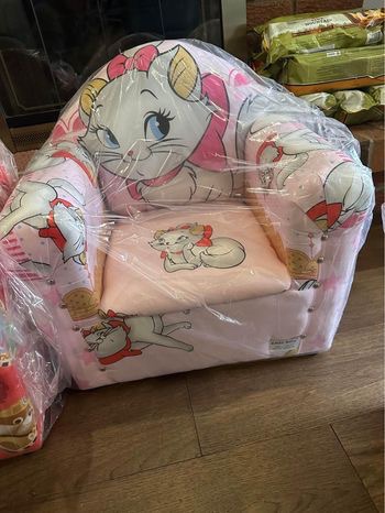 Toddler arm chair for boy and girl - photo 3
