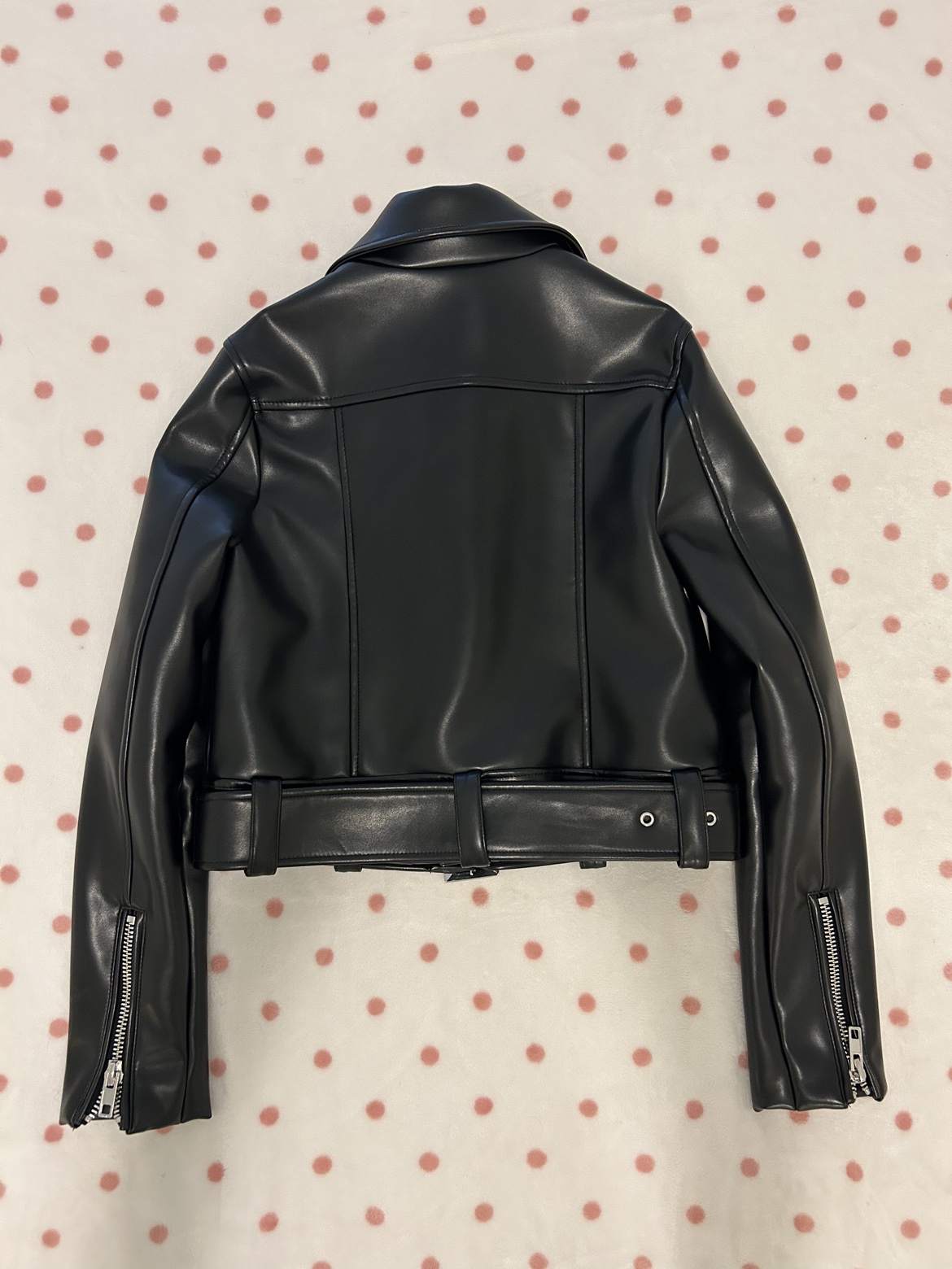Vegan leather jacket image indicator(3)