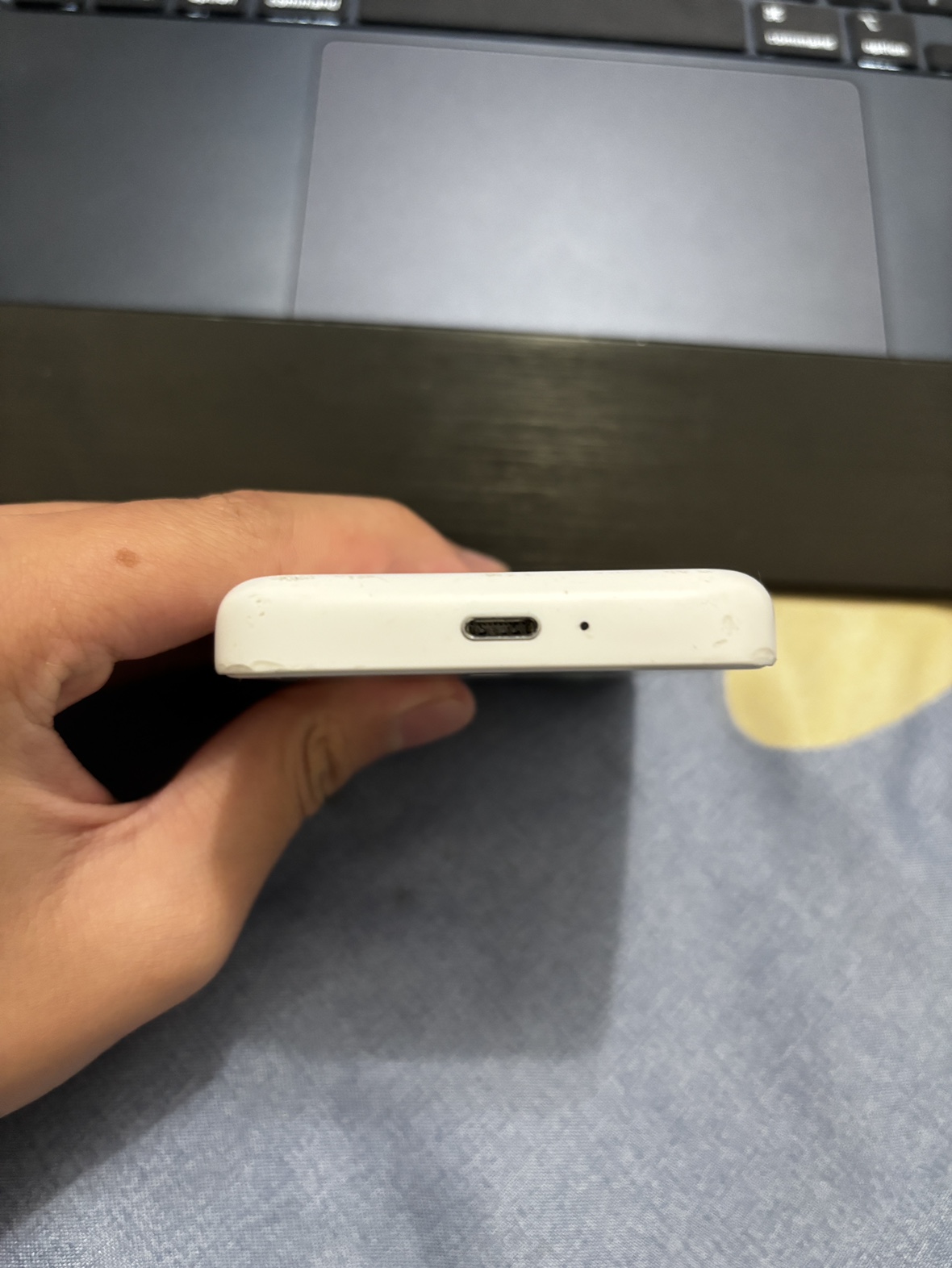 Apple MagSafe wireless charger image indicator(3)