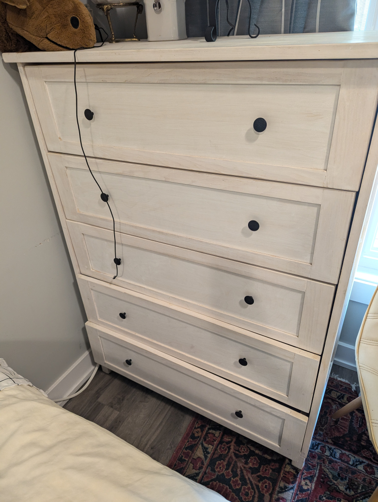 excellent new like dresser