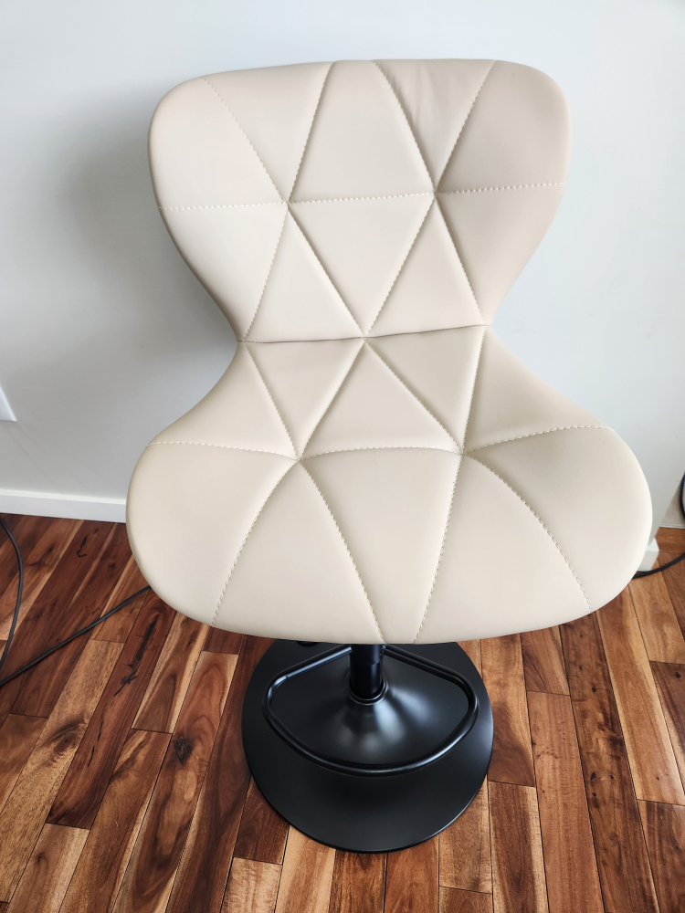 Adjustable Bar / Counter stool