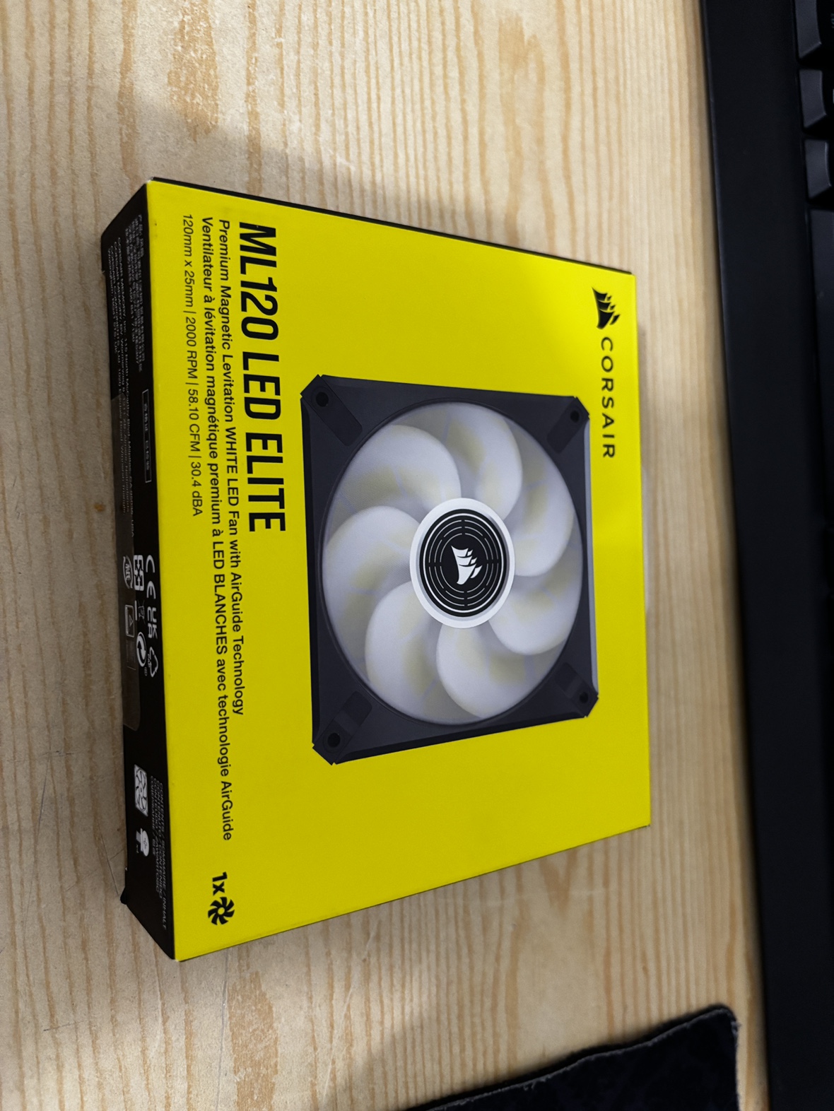 Corsair ML120 LED Elite Fan thumbnail